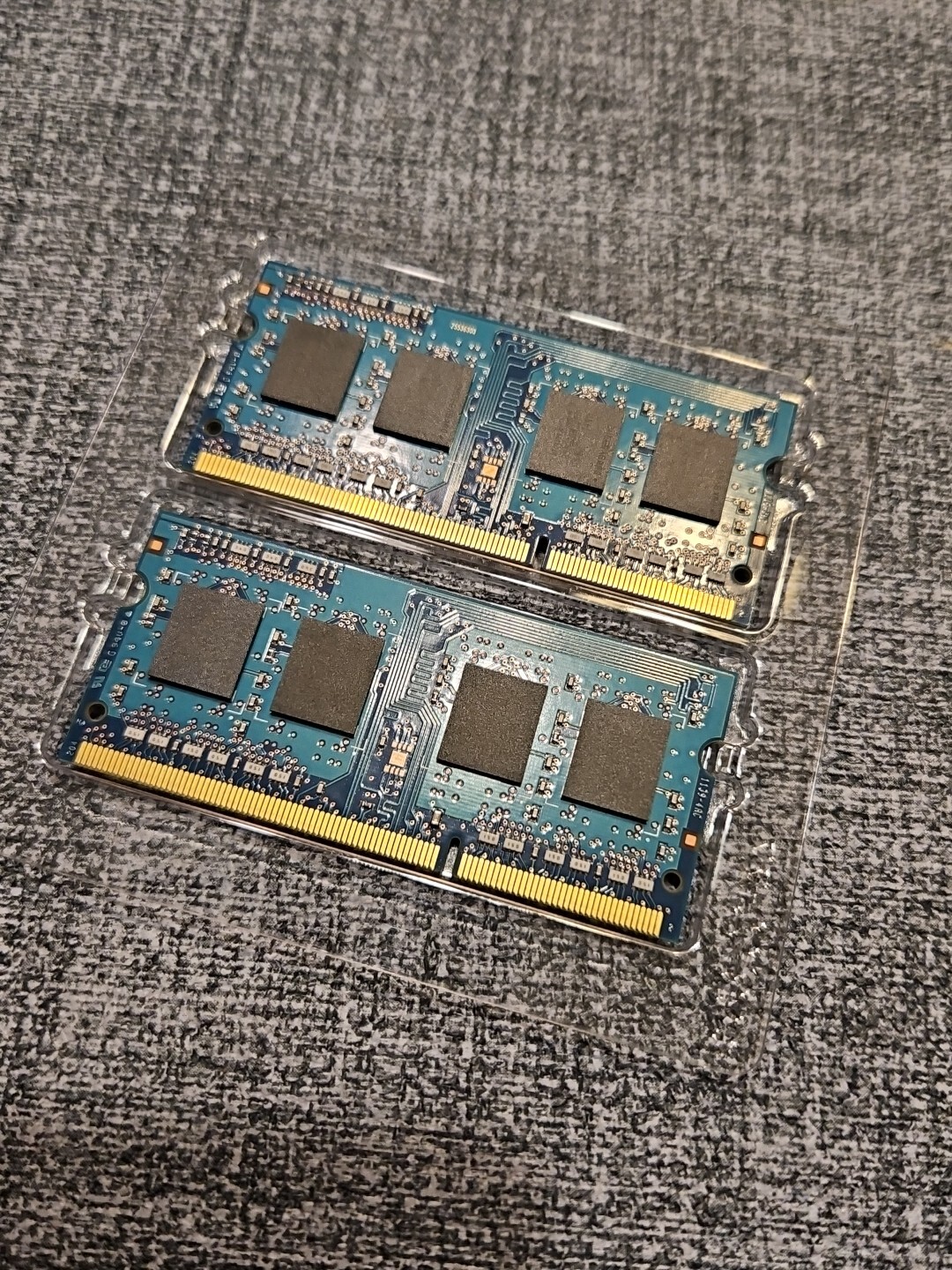 hynix 2GB 1Rx8 PC3-10600S-9-10-B1 HMT325S6BFR8C-H9 NO AA :: x 2 MODULES ...