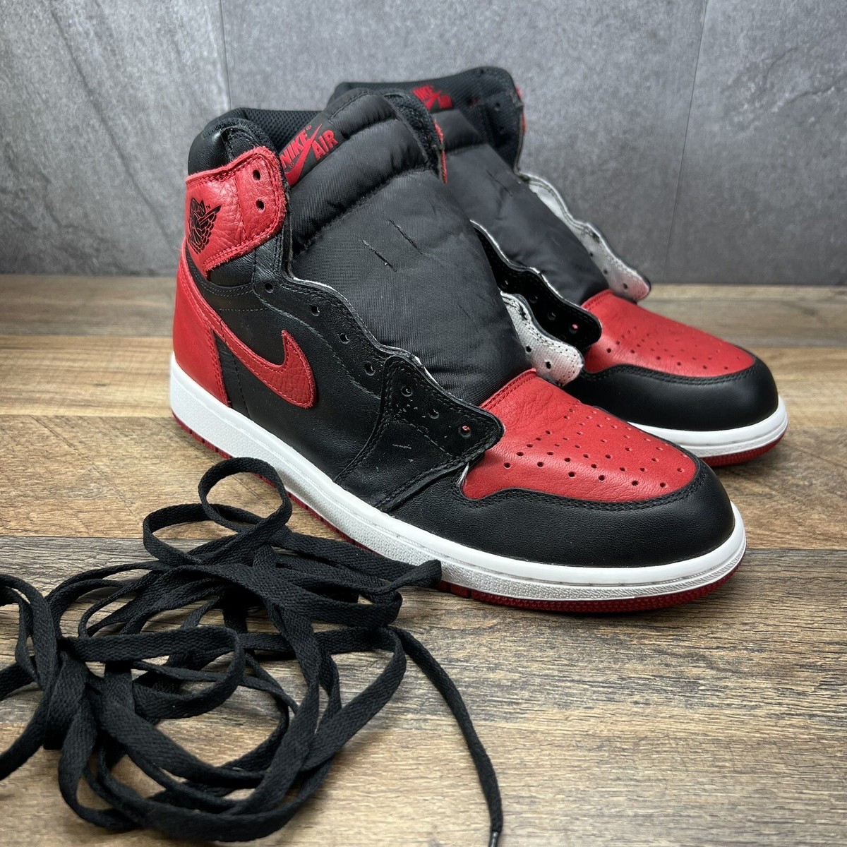 Air Jordan 1 Retro OG High Bred Banned 2016 Size 9.5 Mens Air Jordan 1 Retro OG High Bred Banned 2016 Size 9.5 Mens