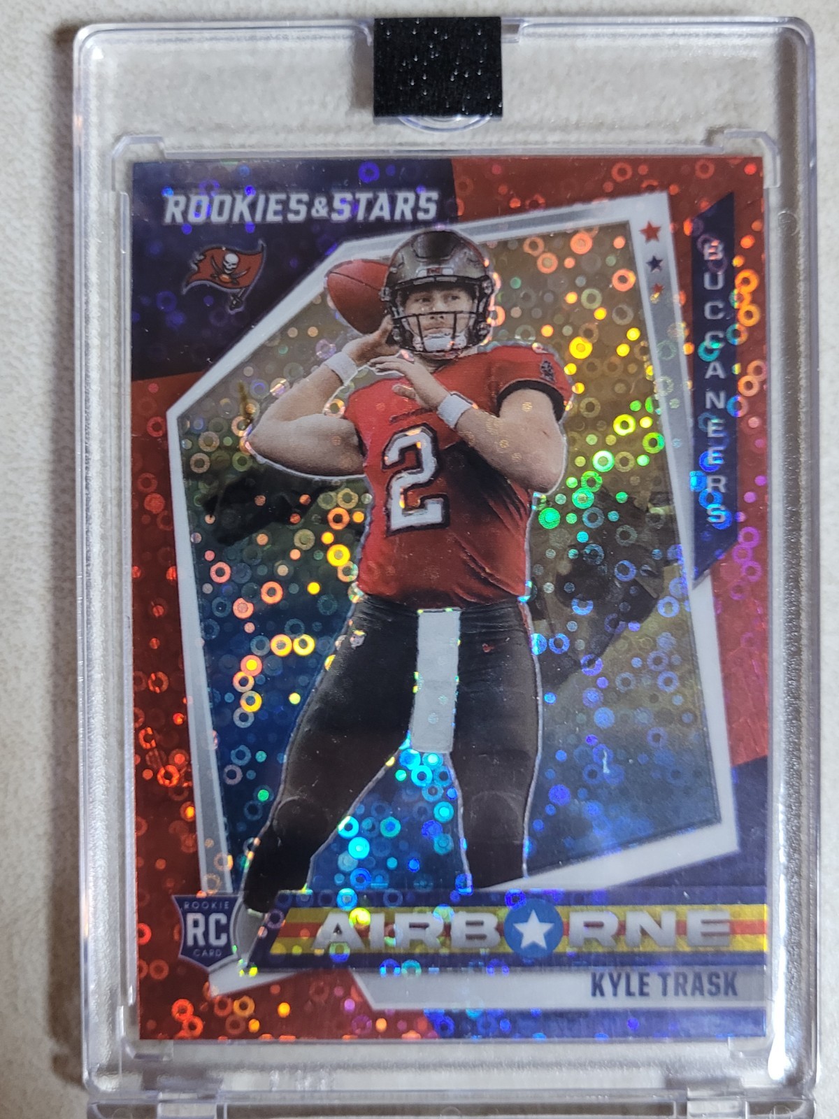 2021 Kyle Trask Panini Rookies Stars Airborne Rainbow Prizm Gold Green Auto RC view 18