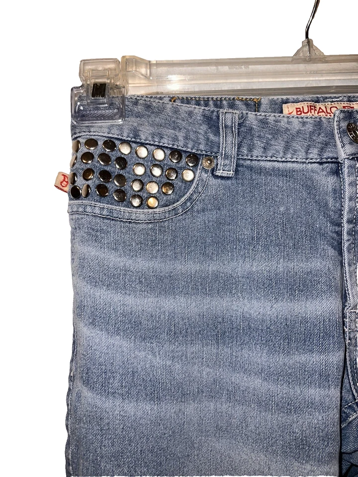 Pantalones de mezclilla capri elásticos recortados con tachuelas azules talla 27 BUFFALO David Bitton para mujer Foto 2 de 4