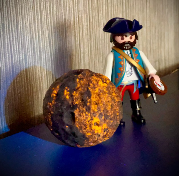 Yooperlite Moon Stone UV Reactive Sodalite Gemstone Collector Gift Home Decor