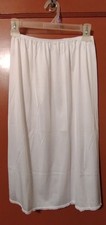 VINTAGE WHITE VASSARETTE HALF SLIP WITH SLIT-MEDIUM STYLE 11-122 28"-USA MADE