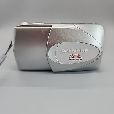Olympus Camedia Digital Camera D-560 Zoom 3.2MP AA Battery Operated Tested