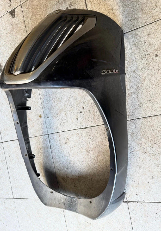 Carena Scudo Anteriore Piaggio Carnaby 300 - Immagine 2 di 3