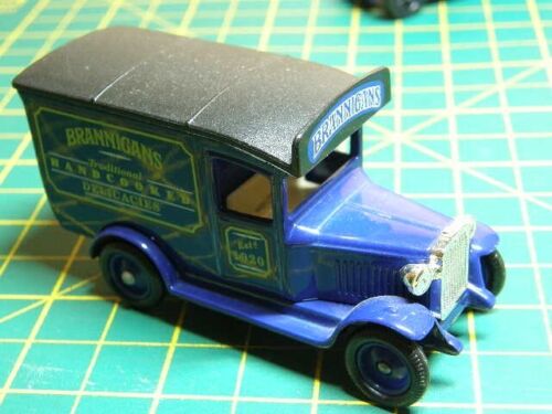 Vintage Lesney No.11 Packard Landaulet & 2 no. Lledo Promotional Models - Picture 16 of 17
