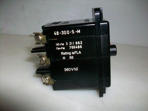 E-T-A TRIPLEX 10 AMP. 380 V. Ac. CIRCUIT BREAKER 48-300-S-H-10 - Picture 4 of 5