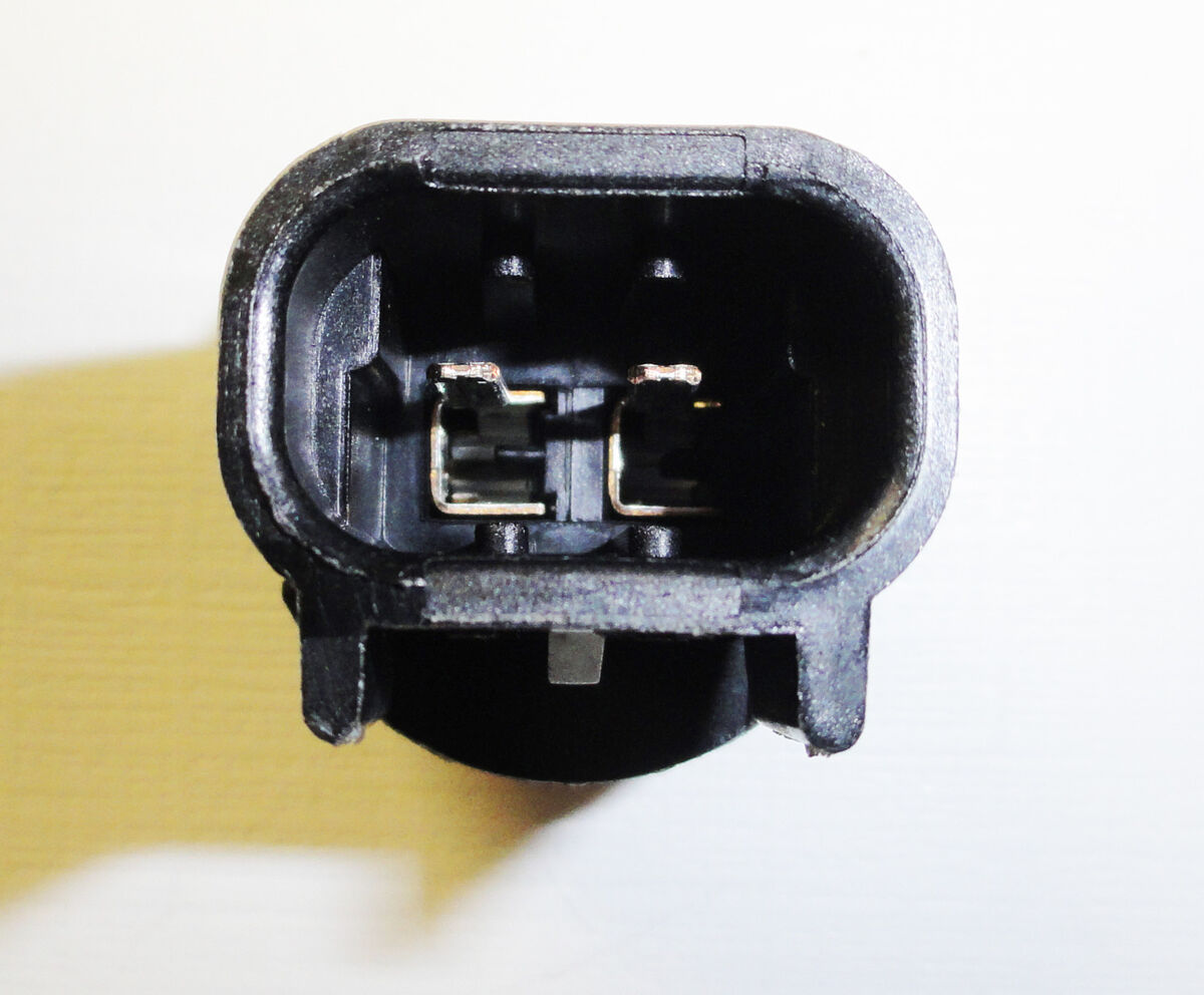 2003-2009 Hummer H2 2006-2010 H3 Roof Center Cab Light Bulb 2003-2009 Hummer H2 2006-2010 H3 Roof Center Cab Light Bulb
