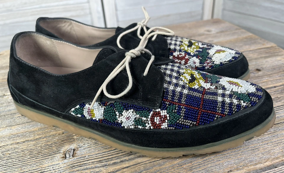 Oxford Donald + Lisa Signature Pliner Pasia para mujer 9,5B de gamuza negra con cuentas Foto 2 de 4