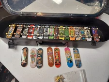 Tech Deck Lot With Carry Case Board ,23 Boards + Parts