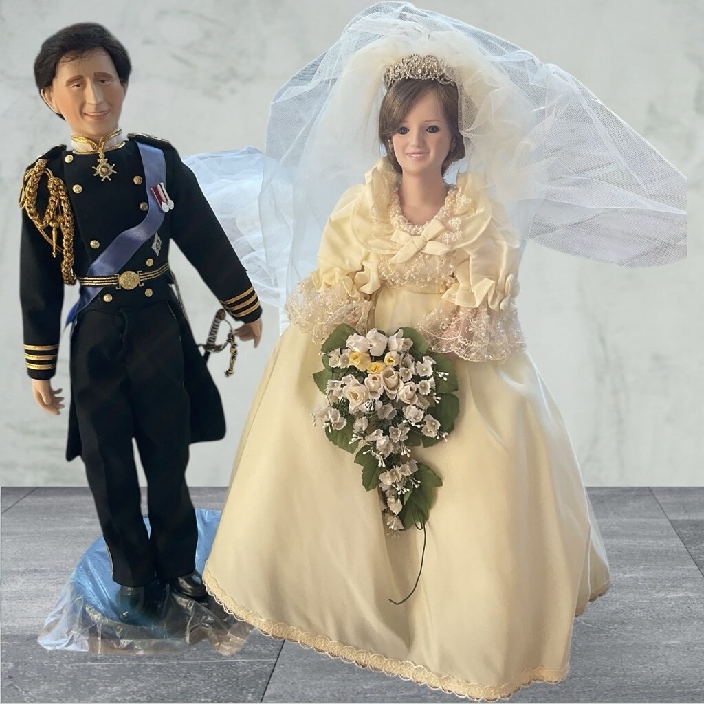 Danbury Mint Princess Diana and Prince Charles Royal Wedding Porcelain Dolls