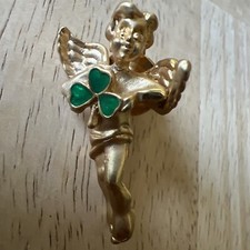 Vintage Avon Angel  🍀 Pinback