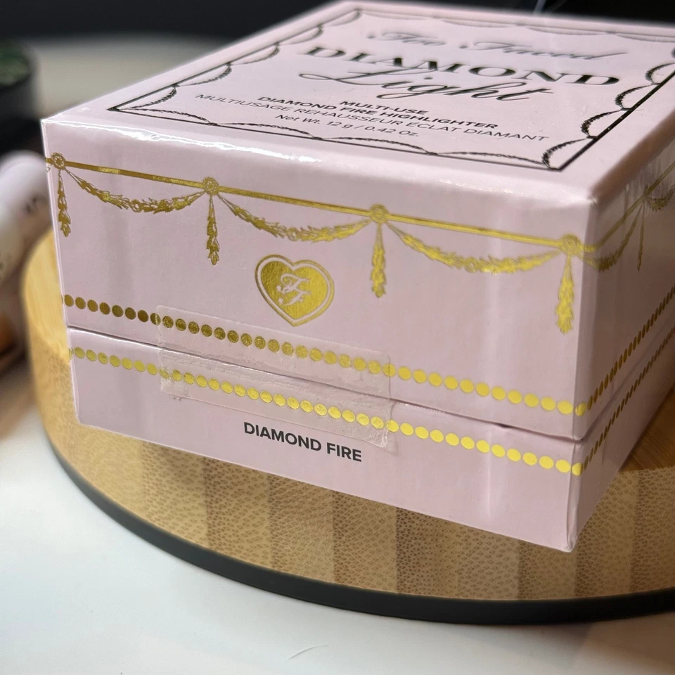 Too Faced • Diamond Light Multi Use Highlighter • Diamond Fire • New Sealed Box - Image 3 of 4