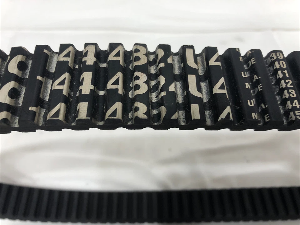 Приводной ремень Ultimax Pro для 1999 Polaris 600 RMK снегохода Carlisle 144-4824U4 - Изображение 3 из 3