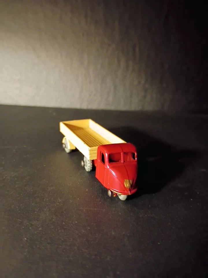 火柴盒 #10B 机械马和拖车“红色/浅褐色”金格栅 1955  — 第 4/4 张图片