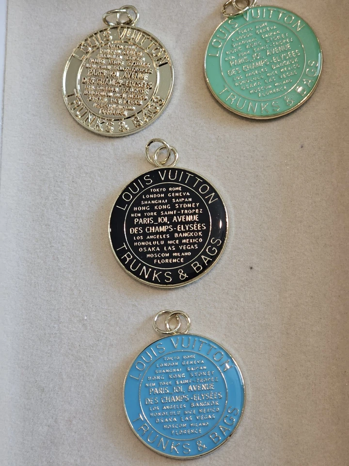 4PCS BAG TRUNK CHARMS, DOUBLE SIDE GOLD HARDWARE - Image 3 of 3