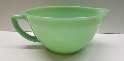 Vintage Fire King Jadeite Jade Green Mixing Batter Bowl w/ Pour Spout & Handle