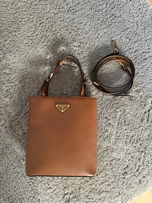 PRADA Tasche 100% Original mit Echtheitszertifikat Gebraucht - Bild 1 von 4