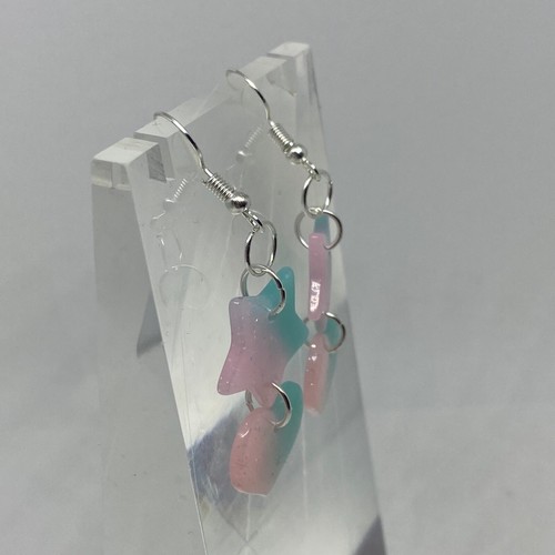 Pastel duo tone Star and heart Charms Acrylic Earrings Kitsch Fun 6 cm Long pink - Picture 14 of 26