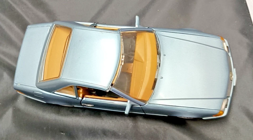 1/18 Revell AG 1990 Mercedes-Benz 500SL Diecast car Parts/repairs - Image 3 of 4