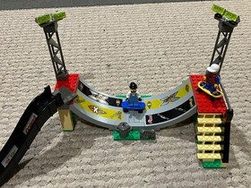 LEGO Island #6738 &ldquo;Skateboard Challenge&rdquo; (2002), Used, Very Good Cond., Complete