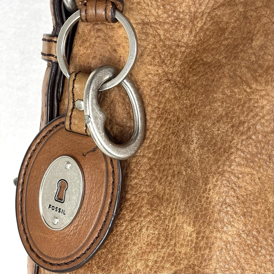 Fossil Maddox Cuero Marrón Cordón Bolso Cubo Llavero Envejecido Foto 4 de 4