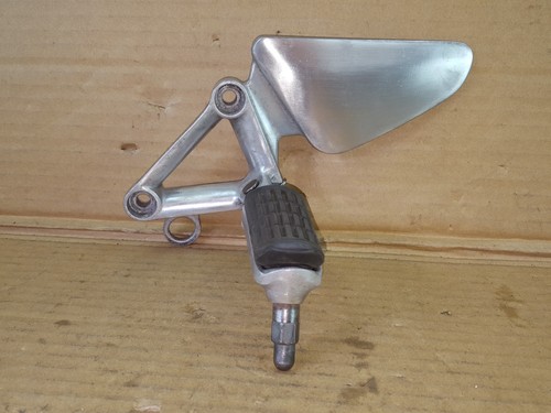HONDA CBR1100XX BLACKBIRD 97-06 LH Left Front/Rider Footrest & Hanger Assembly - Picture 2 of 9