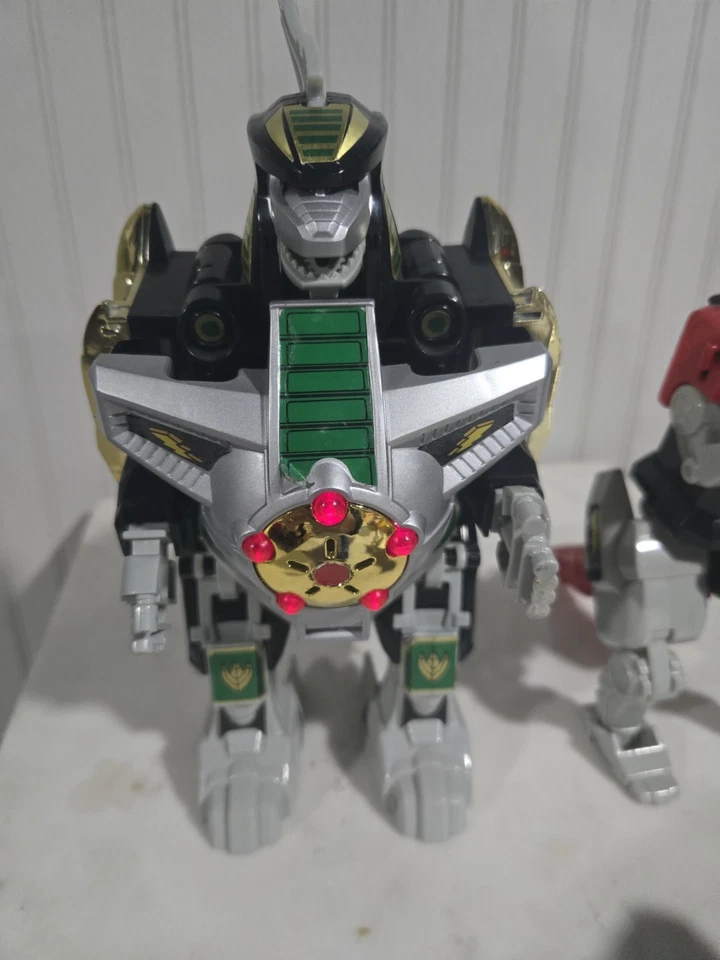 Lote de dientes de sable Mighty Morphin Power Rangers 1993 Dragonzord Tyrannasaurus Rex Foto 2 de 4