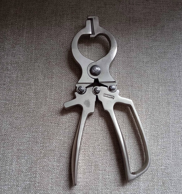 Premier One Side Crusher Livestock Castration Tool for Ram Lambs Goats
