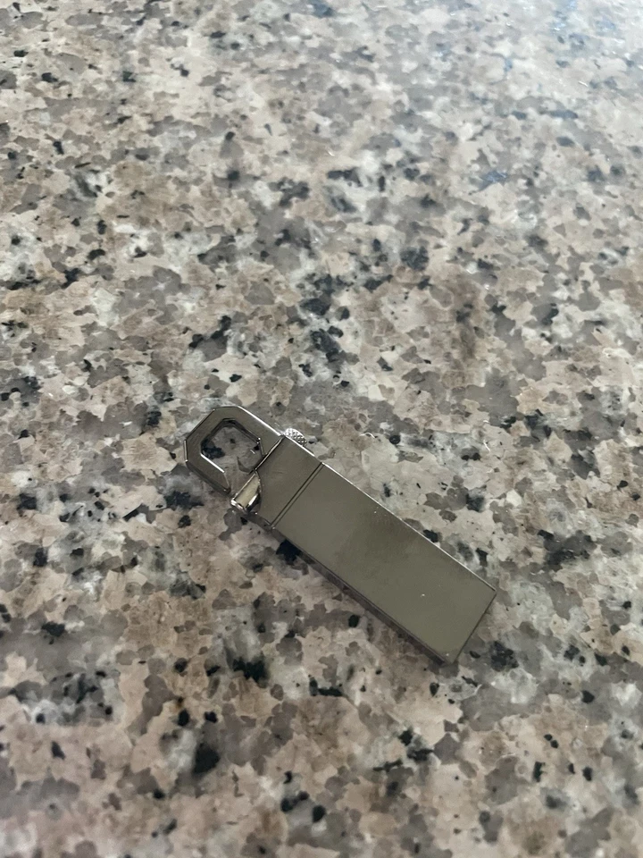 Engraved Linux Boot USB - Ubuntu Desktop, Server, Kubuntu, Xubuntu, Studio, MATE - Image 4 of 4