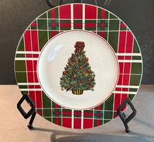 One Lenox Vintage Plaid Christmas Plate (Tree)