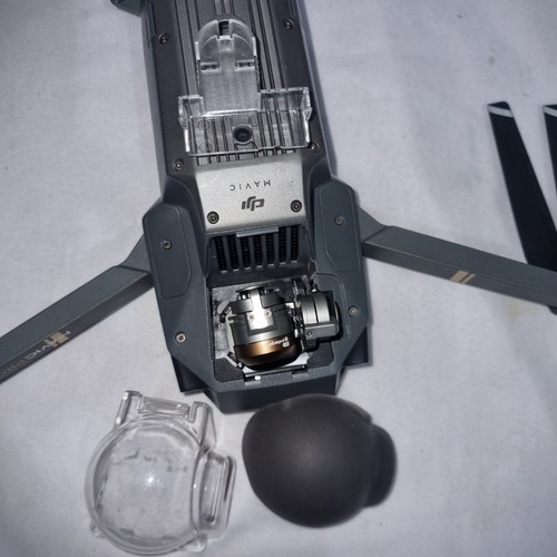 DJi Mavic Pro Platinum 16GB + 1 Battery, 8 Props, Charger, USB-C & iPhone Cable - Picture 23 of 24