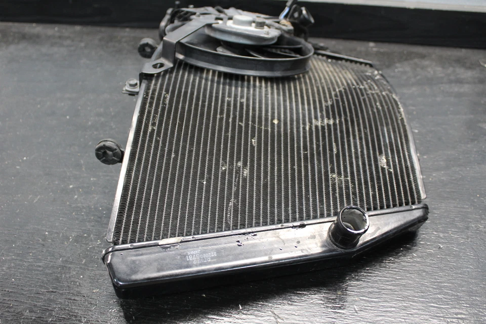 09-16 铃木 GSXR1000 发动机 Radiator 冷却风扇 原始设备制造商 2009 11 12 13 2012 — 第 3/4 张图片