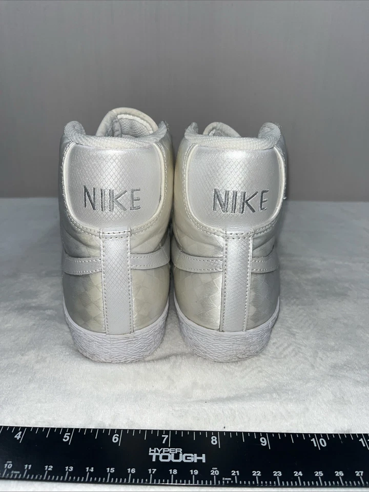Tênis Nike Feminino Blazer Médio Top Xadrez Branco Tamanho 8.5 Elegante  - Imagem 4 de 4