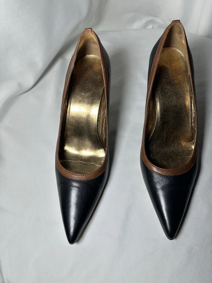 Zapatos clásicos de tacón alto de cuero Circa by Joan & David, talla 9 1/2 medianos, negros Foto 2 de 4