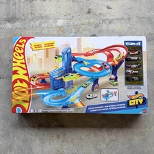 Hot Wheels Auto Lift Expressway Track Plus 5 Toy Cars Play Set Playset Play Set