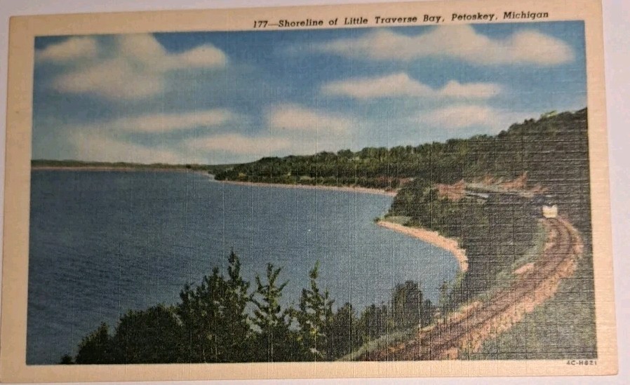 PETOSKEY, Michigan, Little Traverse Bay Shoreline, 1940's Linen Postcard