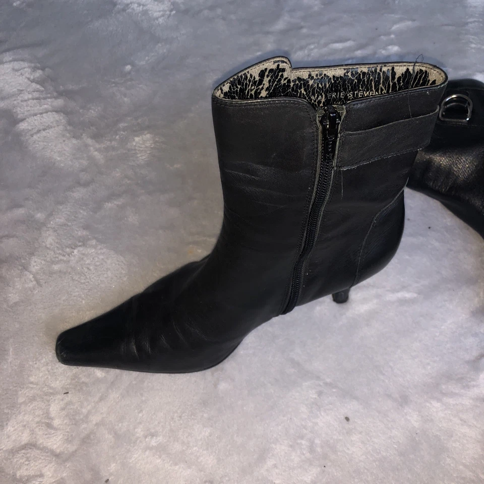 Valerie Steven's point black leather ankle boots Zipper & metal buckles Size 8 - Image 4 of 4
