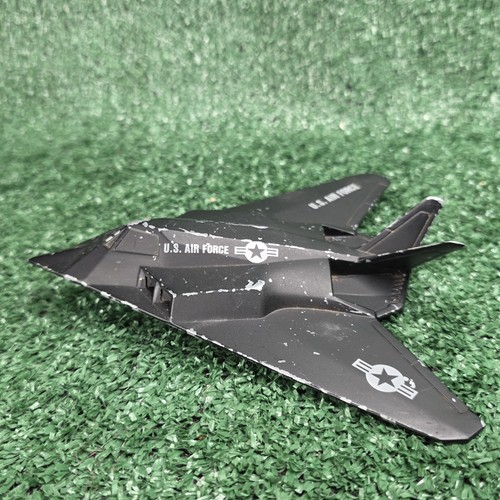 ERTL Die Cast US Air Force F-117 Night Hawk Jet Aircraft - Picture 1 of 8