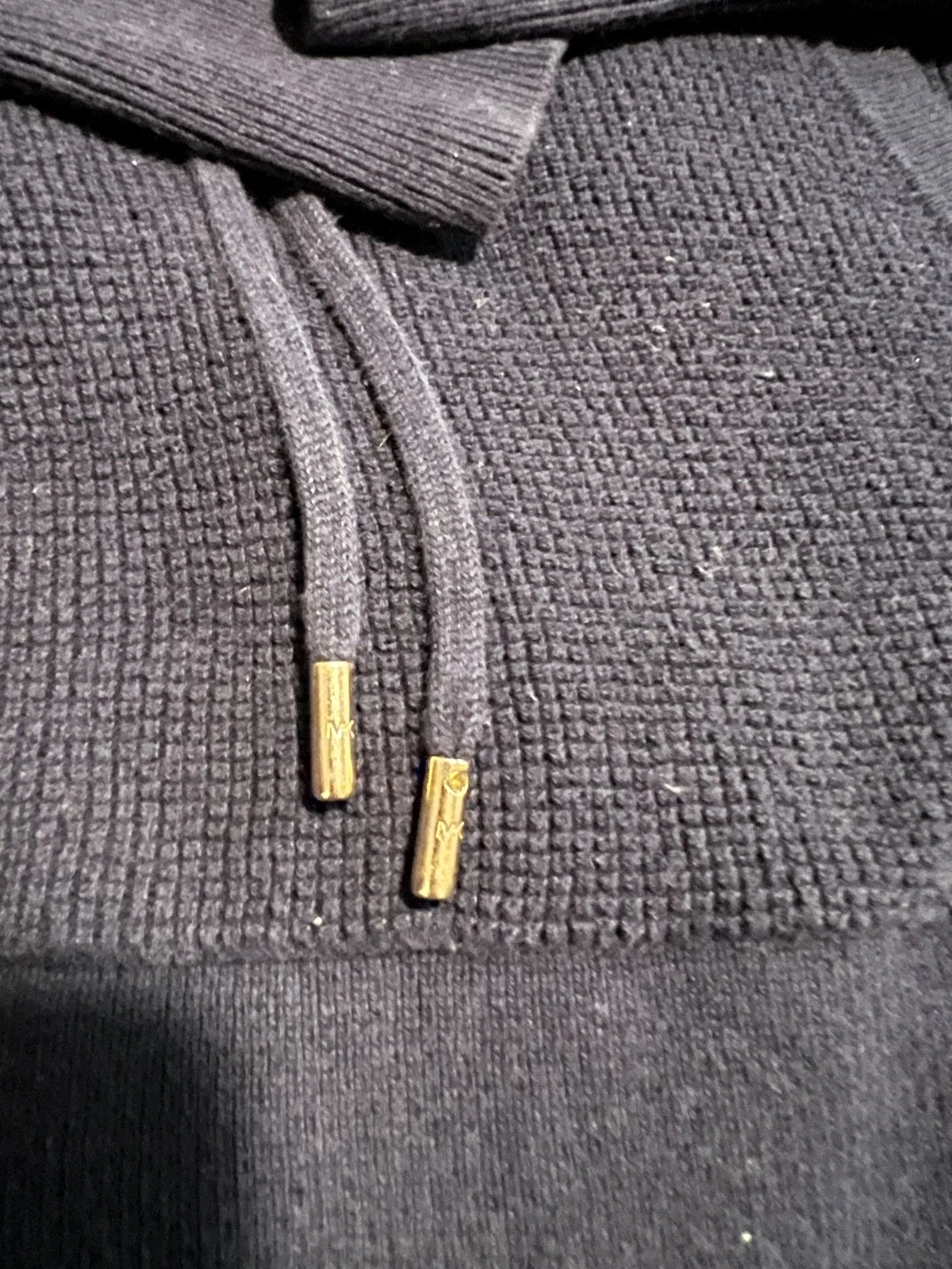 Michael Kors Waffle Knit Pullover Felpa con Cappuccio Blu Oro Ferramenta Taglia L