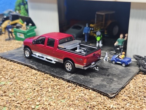 CUSTOM Lariat 2004 Ford 6.7 F250 4x4 1/64 Greenlight hitch & tow Ertl Farm TRUCK - Picture 7 of 14