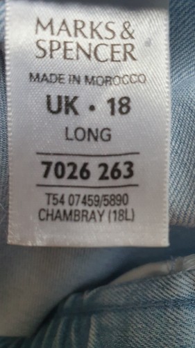 LOVELY STRAIGHT LEG LOOSE JEANS BY MARKS & SPENCER - SIZE UK 18 LONG - 第 5/6 張圖片