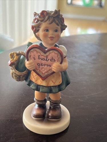 M.J HUMMEL GOEBEL COLLECTORS CLUB Figurine with Valentine #387 W Germany 1972