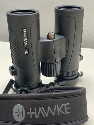 HAWKE • Endurance ED 8x32 Binoculars • with Accessories (Black) - Picture 9 of 10