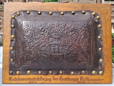Georg Hulbe Lederarbeit aus dem Hamburger Rathaus mit Stadtwappen - 1889