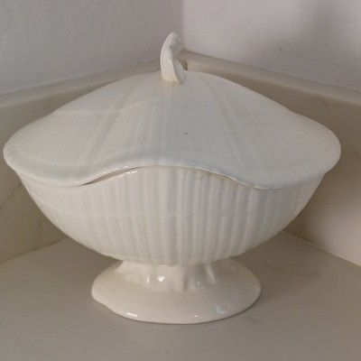 Wedgwood Barlaston of Etruria Clam Shell Nautilus Tureen