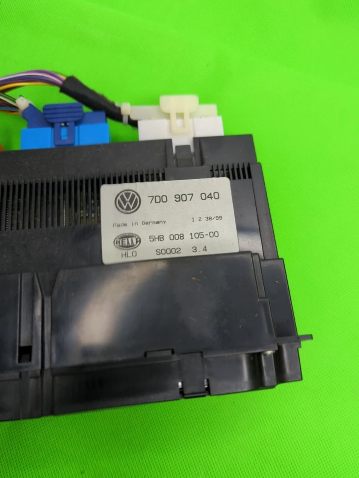 1999-2004 VW Eurovan Front Dash A/C Heater Climate Control Panel OEM 7D0 907 040 - Image 3 of 4