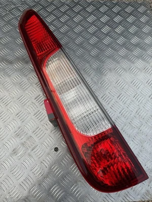 feu arrière gauche ( conducteur ) complet Ford Focus C-MAX phase 1 - Photo 1/4