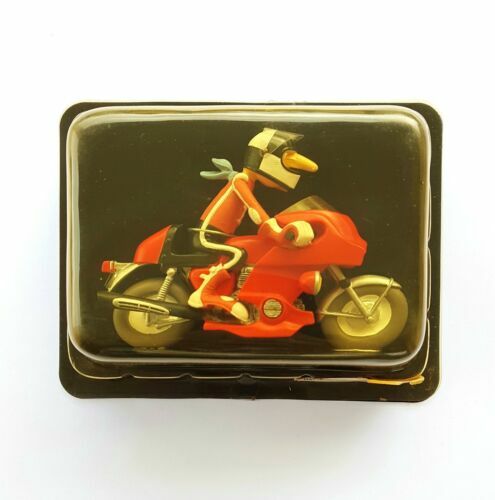 Speed Racer Shooting Star in Yellow with #9 on Door with Racer X Figure - AWSS125