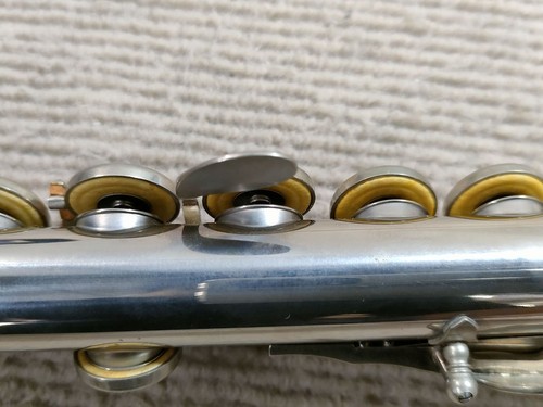Yamaha YFL-211 YFL211 Flute Silver Plated E-Mechanical Equipment with Case, Bag - Picture 8 of 8