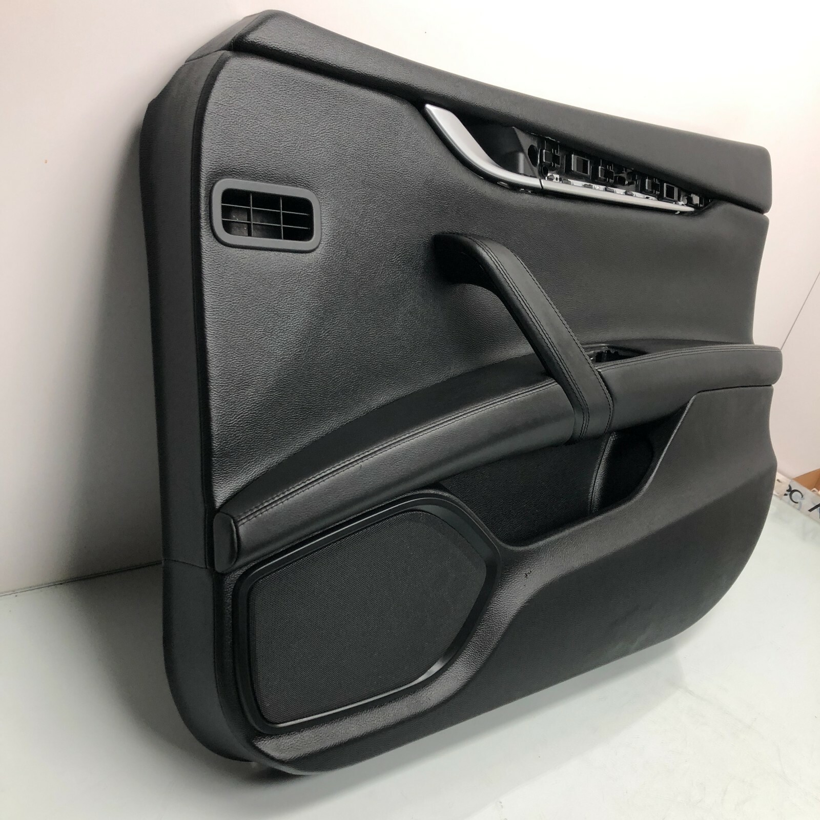 2014 - 2017 Maserati Ghibli Passenger Right Front Interior Door Panel Black OEM 